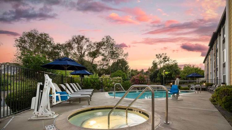 Best Western Plus Heritage Inn Pool