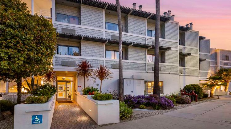 Best Western Plus All Suite Inn Exterior