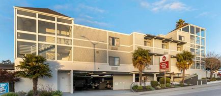 Best Western Plus All Suite Inn Exterior