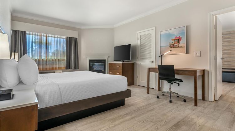 Best Western Plus All Suite Inn Room