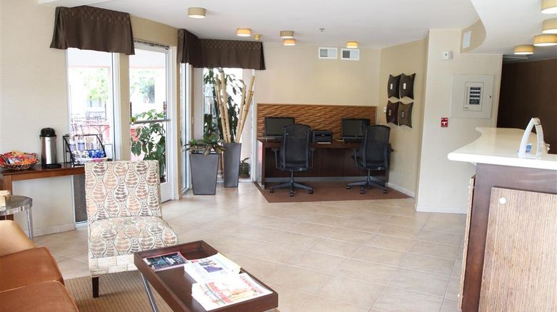 <b>Best Western Plus Suites Hotel Coronado Lobby</b>. Images powered by <a href="https://iceportal.shijigroup.com/" title="IcePortal" target="_blank">IcePortal</a>.