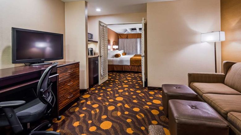 <b>Best Western Plus Suites Hotel Coronado Suite</b>. Images powered by <a href="https://iceportal.shijigroup.com/" title="IcePortal" target="_blank">IcePortal</a>.