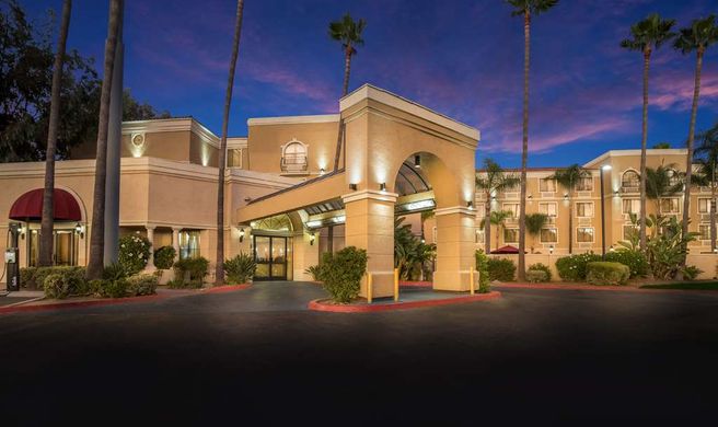 Best Western Escondido Hotel Exterior