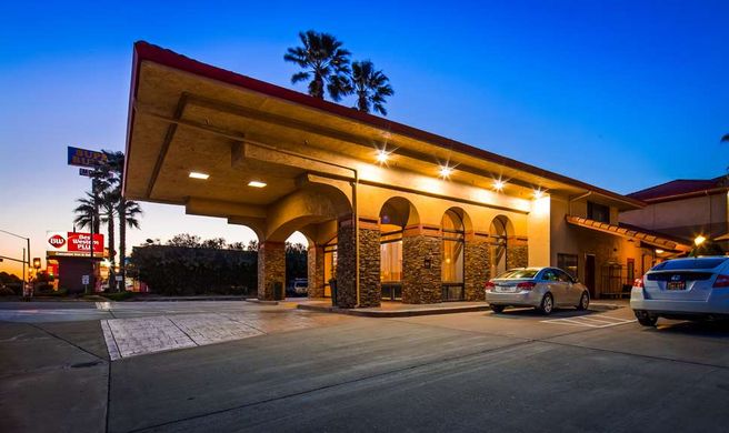 Best Western Plus Executive Inn & Suites Exterior