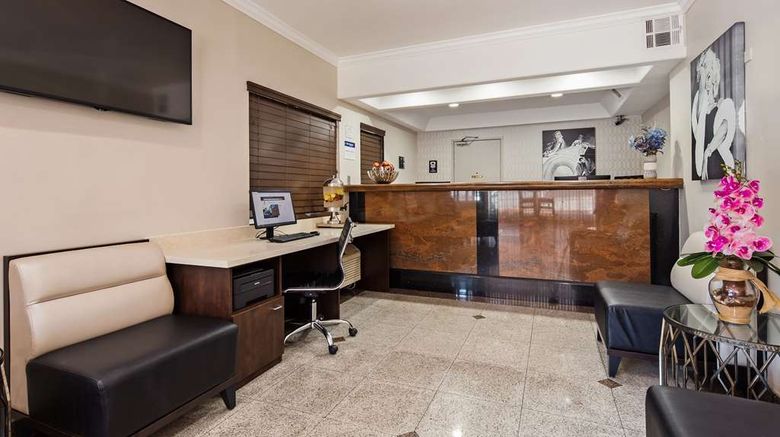 <b>Best Western Hollywood Plaza Inn Lobby</b>. Images powered by <a href="https://iceportal.shijigroup.com/" title="IcePortal" target="_blank">IcePortal</a>.