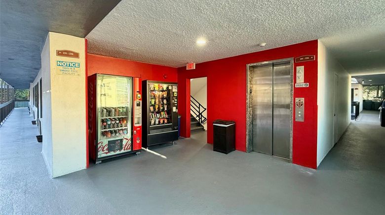 <b>Best Western Hollywood Plaza Inn Other</b>. Images powered by <a href="https://iceportal.shijigroup.com/" title="IcePortal" target="_blank">IcePortal</a>.