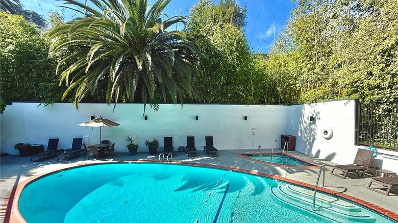 <b>Best Western Hollywood Plaza Inn Pool</b>. Images powered by <a href="https://iceportal.shijigroup.com/" title="IcePortal" target="_blank">IcePortal</a>.