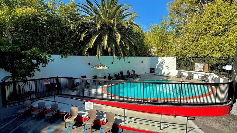 <b>Best Western Hollywood Plaza Inn Pool</b>. Images powered by <a href="https://iceportal.shijigroup.com/" title="IcePortal" target="_blank">IcePortal</a>.