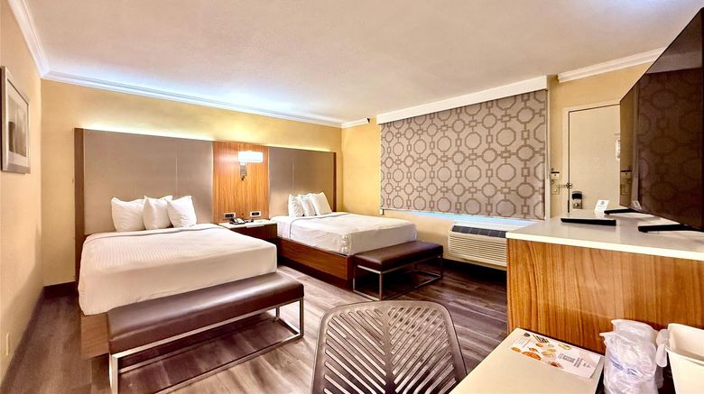 <b>Best Western Hollywood Plaza Inn Room</b>. Images powered by <a href="https://iceportal.shijigroup.com/" title="IcePortal" target="_blank">IcePortal</a>.