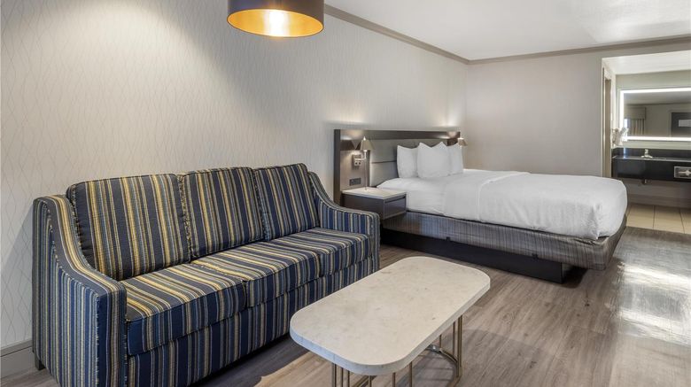 <b>Best Western Plus Executive Suites Room</b>. Images powered by <a href="https://iceportal.shijigroup.com/" title="IcePortal" target="_blank">IcePortal</a>.