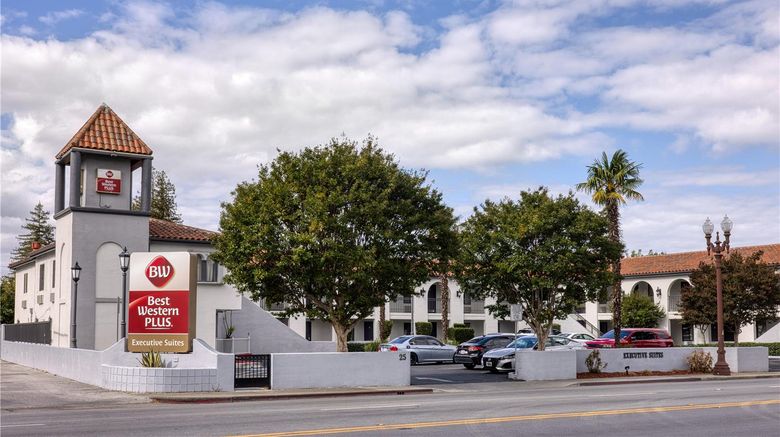 <b>Best Western Plus Executive Suites Exterior</b>. Images powered by <a href="https://iceportal.shijigroup.com/" title="IcePortal" target="_blank">IcePortal</a>.