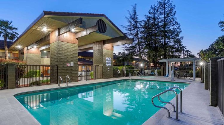 Best Western Orchard Inn Pool