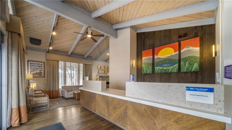<b>Best Western Arcata Inn Lobby</b>. Images powered by <a href="https://iceportal.shijigroup.com/" title="IcePortal" target="_blank">IcePortal</a>.