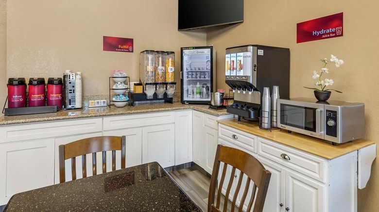 <b>Best Western Plus Heritage Inn Restaurant</b>. Images powered by <a href="https://iceportal.shijigroup.com/" title="IcePortal" target="_blank">IcePortal</a>.
