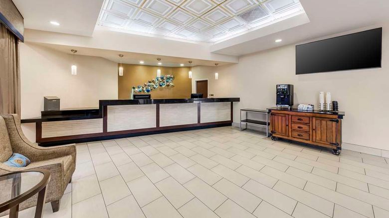 <b>Best Western Plus Heritage Inn Lobby</b>. Images powered by <a href="https://iceportal.shijigroup.com/" title="IcePortal" target="_blank">IcePortal</a>.