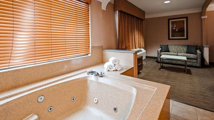 Best Western Plus Suites Hotel Suite