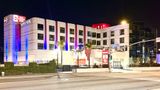 Best Western Plus Suites Hotel Exterior