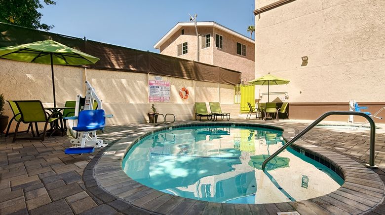 <b>Best Western Plus Glendale Pool</b>. Images powered by <a href="https://iceportal.shijigroup.com/" title="IcePortal" target="_blank">IcePortal</a>.