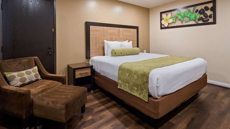 <b>Best Western Plus Glendale Room</b>. Images powered by <a href="https://iceportal.shijigroup.com/" title="IcePortal" target="_blank">IcePortal</a>.