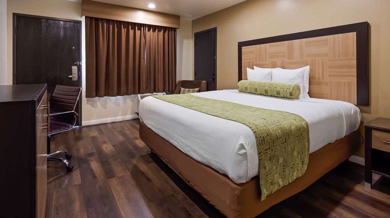 <b>Best Western Plus Glendale Room</b>. Images powered by <a href="https://iceportal.shijigroup.com/" title="IcePortal" target="_blank">IcePortal</a>.