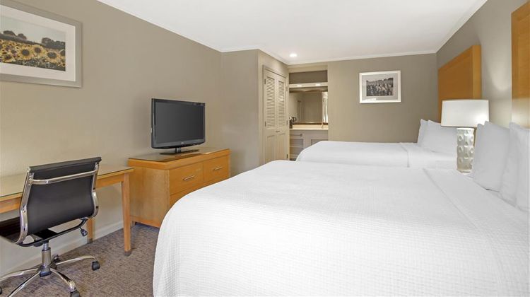 Best Western Plus Dixon Davis Room