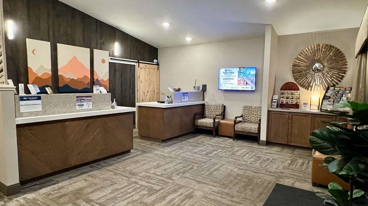 Best Western Country Inn Lobby