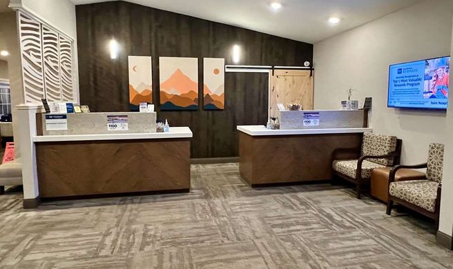 Best Western Country Inn Lobby
