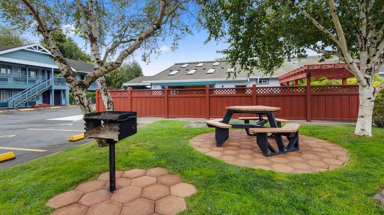 <b>Best Western Country Inn Recreation</b>. Images powered by <a href="https://iceportal.shijigroup.com/" title="IcePortal" target="_blank">IcePortal</a>.