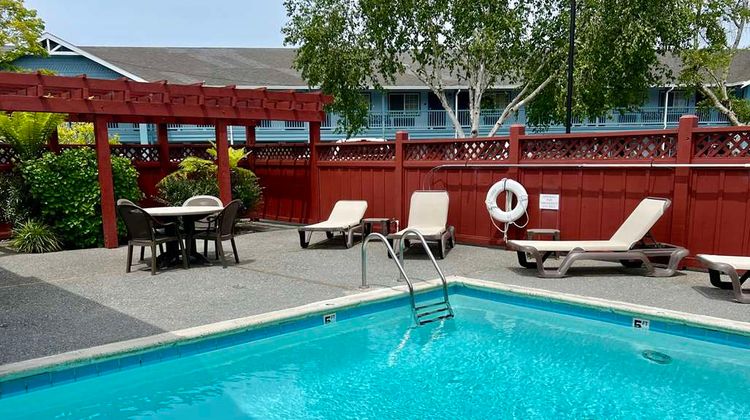 Best Western Country Inn Pool