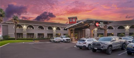 Best Western Plus Brookside Inn Exterior