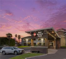 Best Western Plus Brookside Inn Exterior