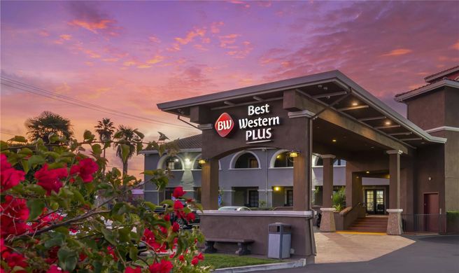 Best Western Plus Brookside Inn Exterior