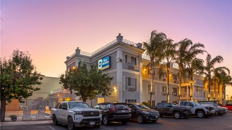 <b>Best Western Luxury Inn Exterior</b>. Images powered by <a href="https://iceportal.shijigroup.com/" title="IcePortal" target="_blank">IcePortal</a>.