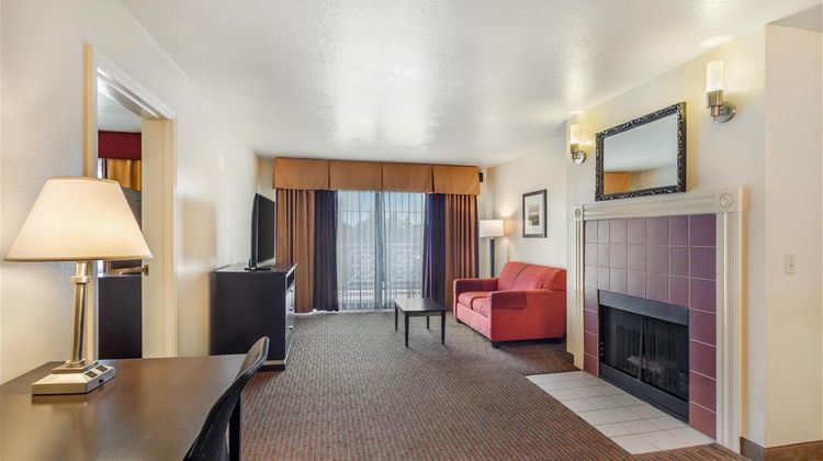 Best Western Luxury Inn Suite