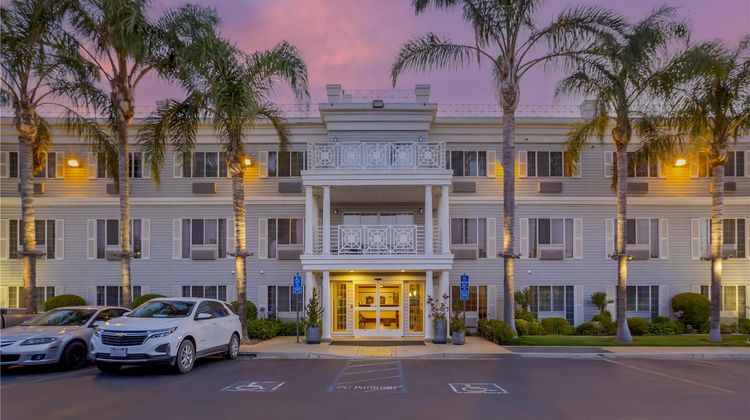 Best Western Luxury Inn Exterior