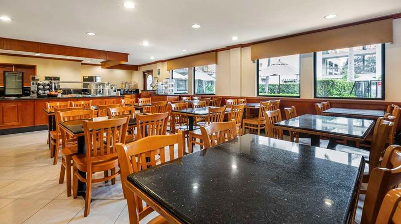 <b>Best Western Plus Orange County Airport Restaurant</b>. Images powered by <a href="https://iceportal.shijigroup.com/" title="IcePortal" target="_blank">IcePortal</a>.