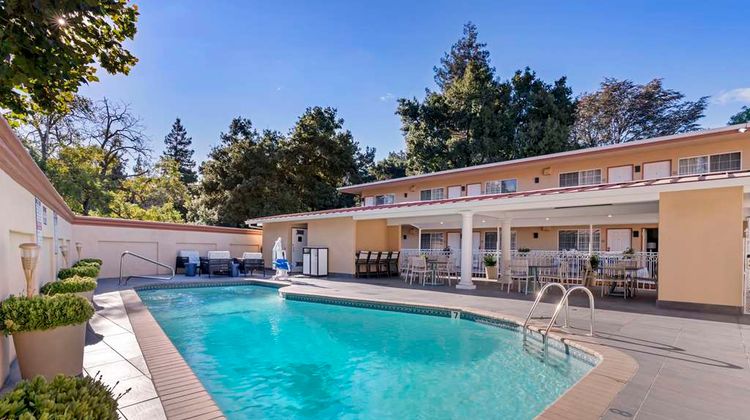 Best Western Plus Riviera Pool