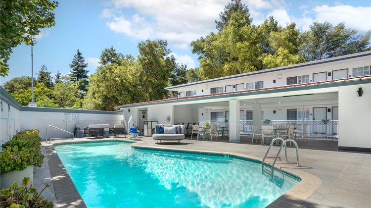 Best Western Plus Riviera Pool