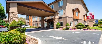 Best Western Plus Rama Inn & Suites Exterior