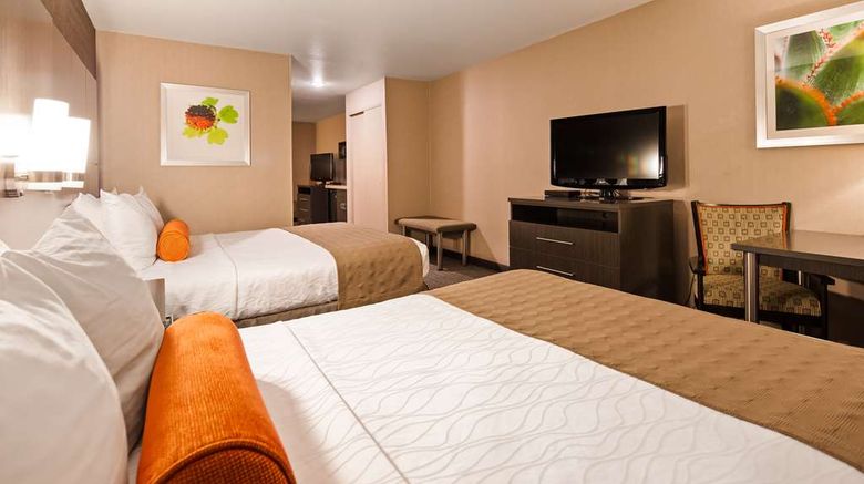 <b>Best Western Plus Rama Inn & Suites Suite</b>. Images powered by <a href="https://iceportal.shijigroup.com/" title="IcePortal" target="_blank">IcePortal</a>.
