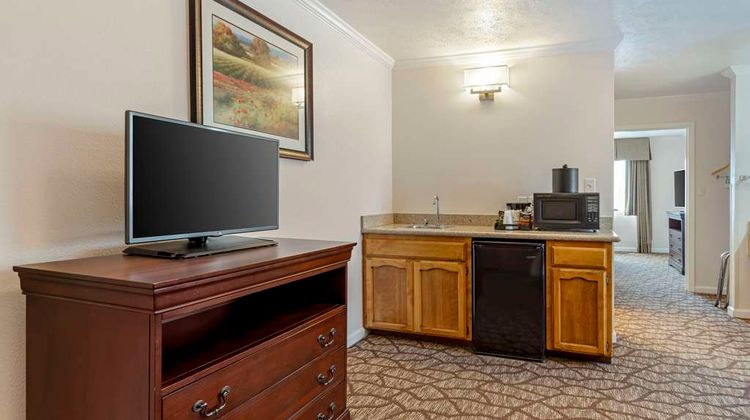 Best Western Salinas Monterey Hotel Room