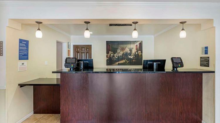 Best Western Salinas Monterey Hotel Lobby