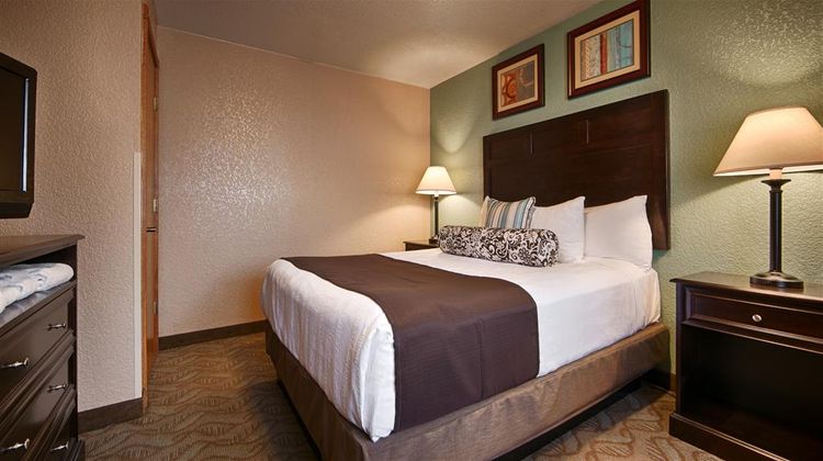 Best Western Plus Bayshore Inn Suite