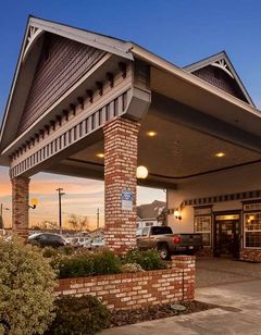 Best Western Plus Bayshore Inn