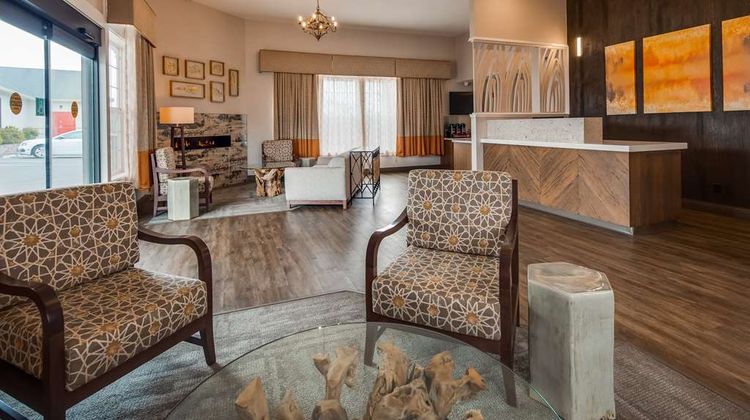 Best Western Plus Bayshore Inn Lobby