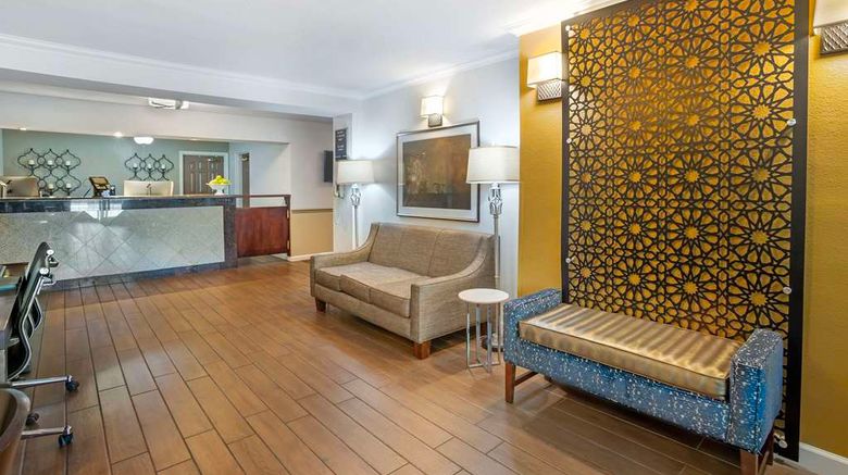 <b>Best Western Clovis Cole Lobby</b>. Images powered by <a href="https://iceportal.shijigroup.com/" title="IcePortal" target="_blank">IcePortal</a>.