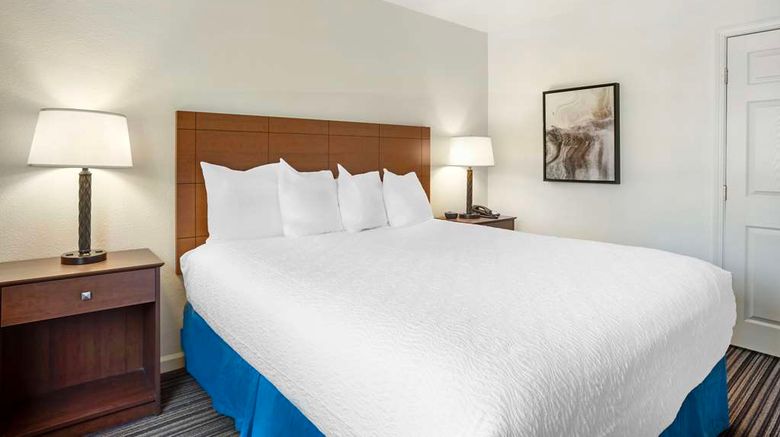 <b>Best Western Clovis Cole Suite</b>. Images powered by <a href="https://iceportal.shijigroup.com/" title="IcePortal" target="_blank">IcePortal</a>.