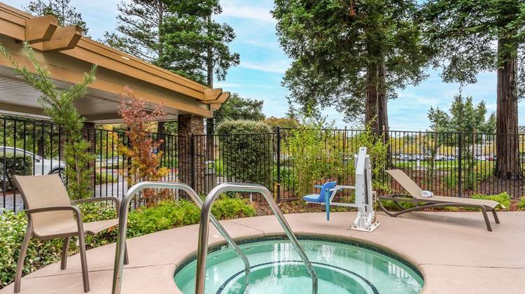 Best Western John Muir Inn Pool