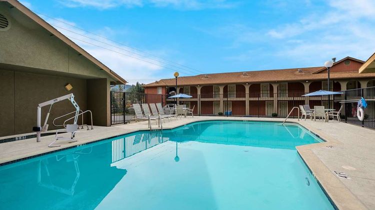 Best Western Willits Inn Pool