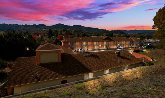 Best Western Willits Inn Exterior